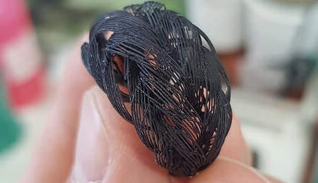 Kolczyk wykonany za pomocą technologii druku 3D